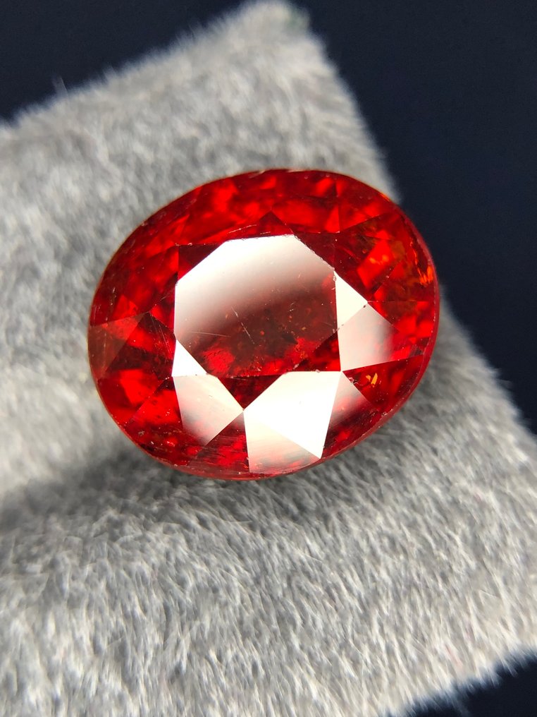 No reserve price - 1 pcs Red Garnet, Spessartite - 18.49 ct - International Colored Gemstone Association (ICA GemLab) - Lustrous spessartite #49 #2.1