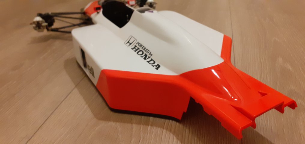 Kyosho Modelspace 1:8 - Model kit - McLaren Honda MP4/4 Senna #3.2
