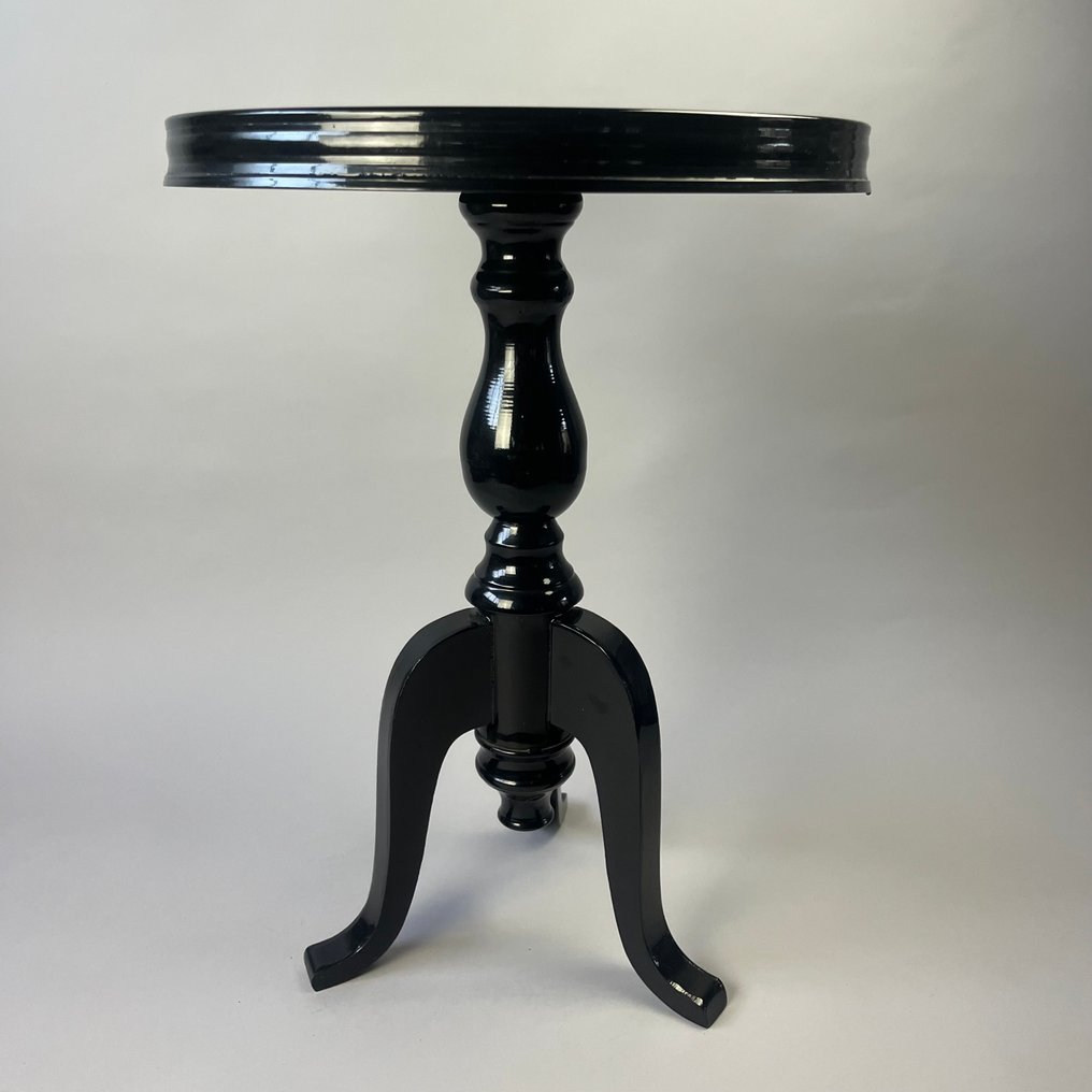 Βοηθητικό τραπεζάκι - Κλασικό στρογγυλό βαμμένο μαύρο - τραπέζι πλάι ή για κρασί. - Σίδερο #1.0