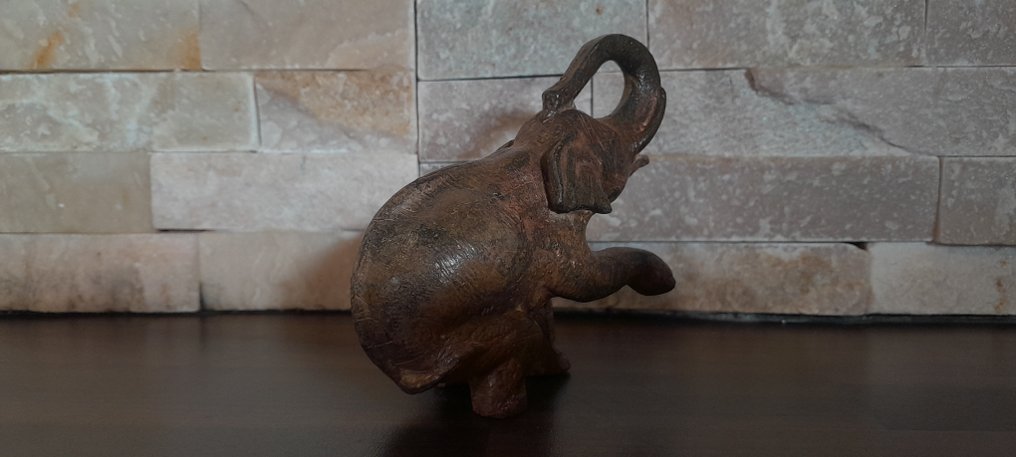 Pierre Chenet (XX-XXI) - Sculpture, L'Elephant a la pate levé - 7.5 cm - Bronze #3.2