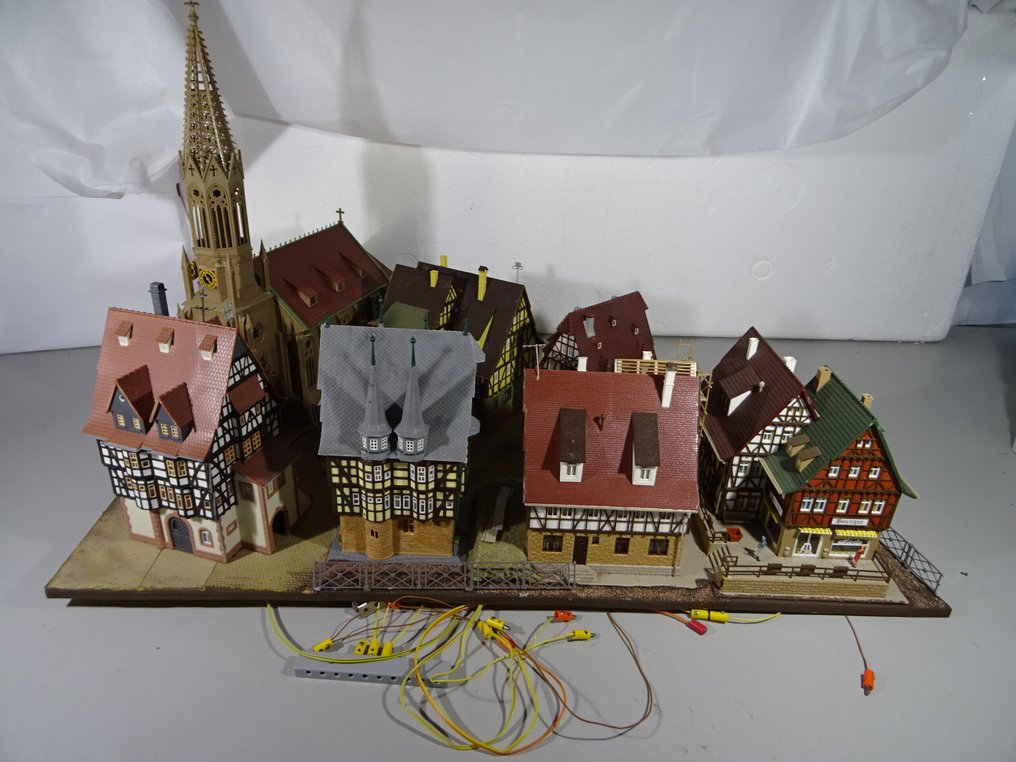 Faller, Vollmer H0 - Model train scenery (7) - 7-piece panorama building/houses/figures, etc. #1.0