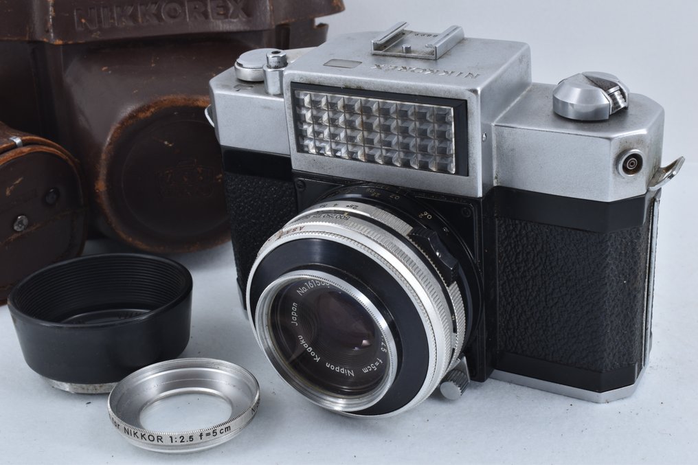 Nikon Nikkorex 35 + Nikkor-Q 2.5/5cm + close up lens | Appareil photo reflex mono-objectif (SLR) #1.0