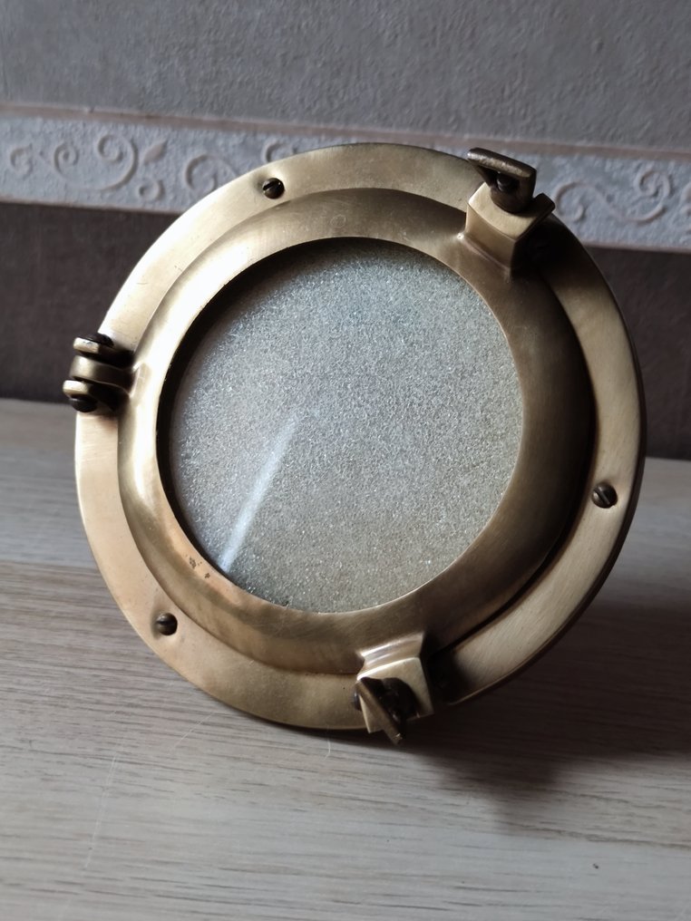 Kuøye - Laiton og verre - Porte-photo #2.1