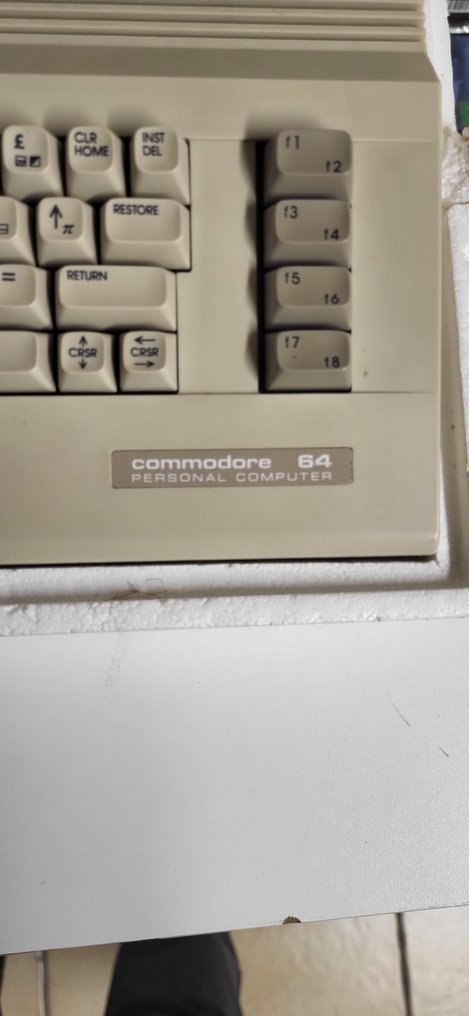 Commodore C64C + 1541-II disk drive - Computer #4.3
