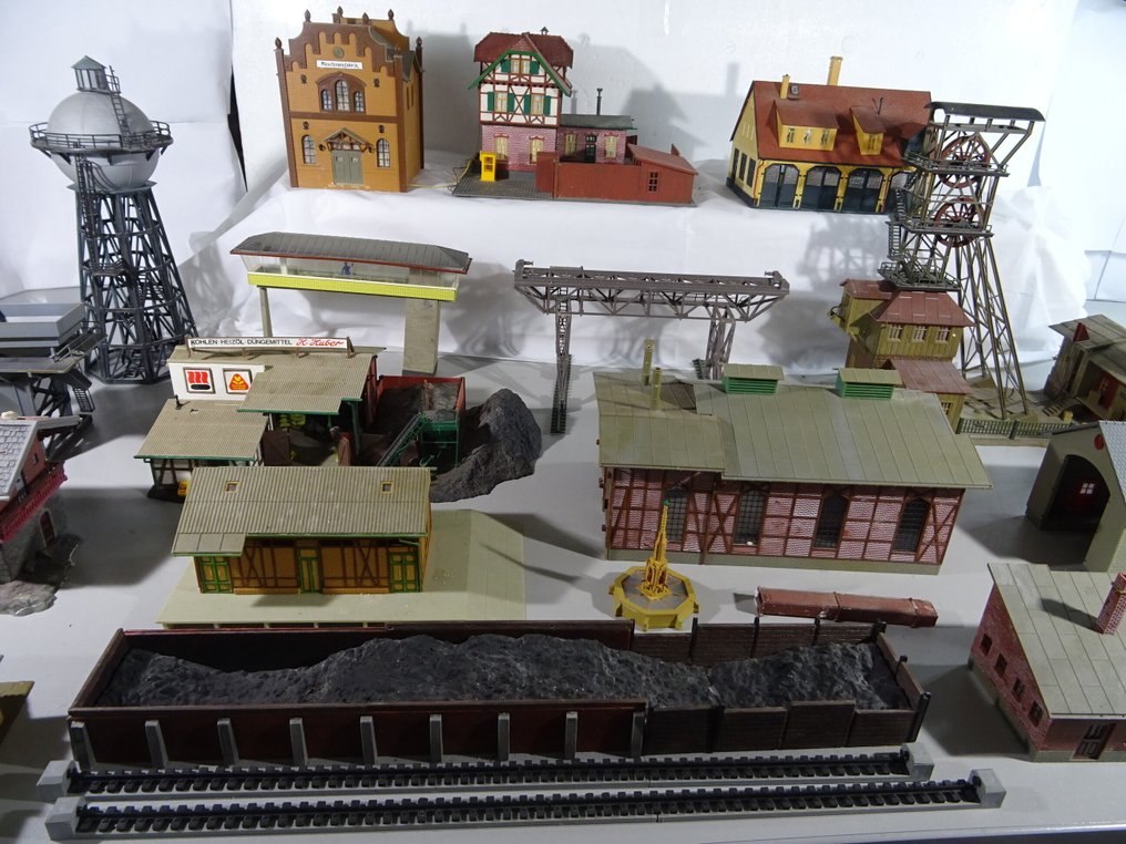 Faller, Vollmer, Kibri H0 - Τοπίο τρένου μοντελισμού (18) - 18 τμηματική εργοστασιακή εγκατάσταση κτίρια/οικήματα #1.0