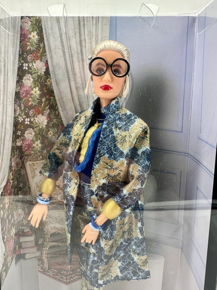 Mattel - Bambola Barbie Signature – Styled by Iris Apfel (2018) - Stati Uniti #1.0