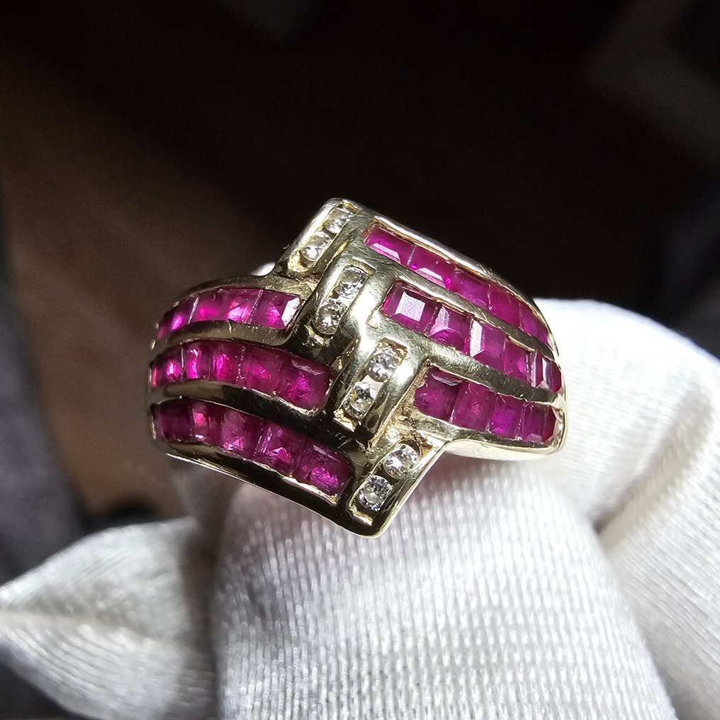 No reserve price - Cocktail ring - 9 kt. Yellow gold, Natural Ruby & Diamond - Cluster Engagement #1.0