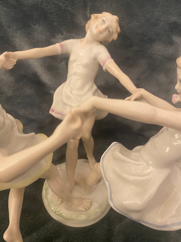 Hutschenreuther - Αγαλματίδιο - Kinderreigen (Drei tanzende Mädchen) - Πορσελάνη #1.0