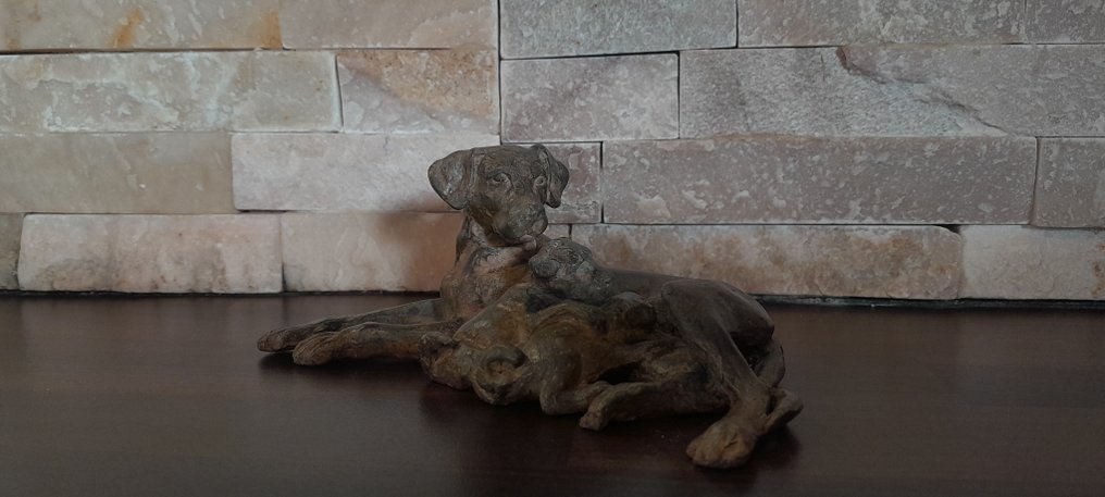 Pierre Chenet (XX-XXI) - Sculpture, La Chienne et Ses Chiots - 6.5 cm - Bronze #1.0