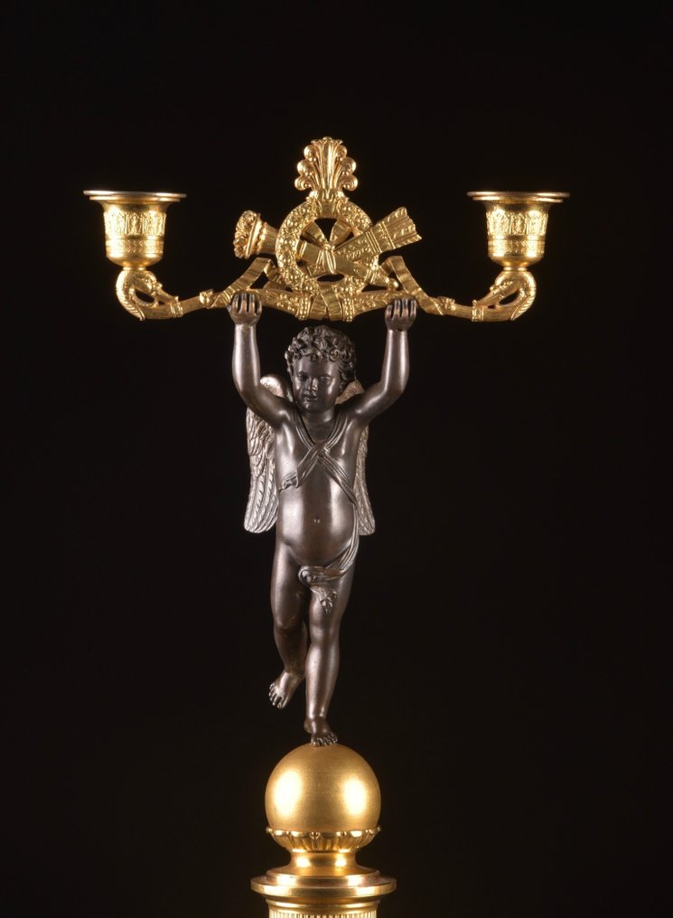 Candelabrum Pair of Charles X candlesticks with putti. (2) - Gilt bronze, Patinated bronze - Two-armed candlesticks #1.0