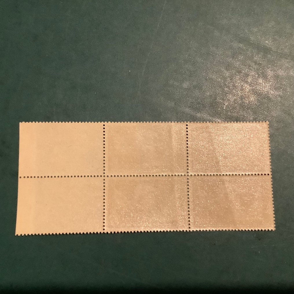 法國 1930 - Reims的Engel在一块四方的邮票上，带有边缘边框 - Yvert 256 #1.0