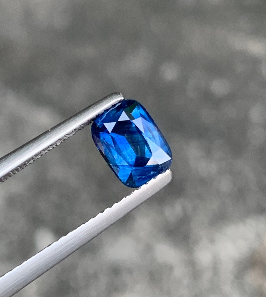 Utan reservationspris - 1 pcs Blå Safir - 1.69 ct - International Colored Gemstone Association (ICA GemLab) - Certifierad blå safir #4.3