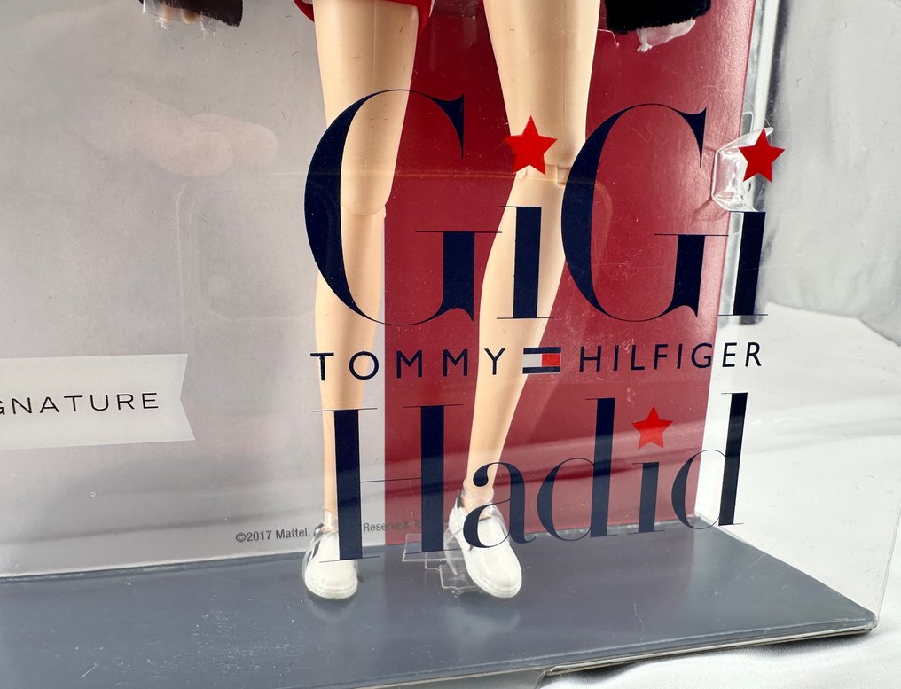 Mattel  - Bambola Barbie Gigi Hadid & Tommy Hilfiger Collaboration - Signature Collection – 2017 - Stati Uniti #4.3