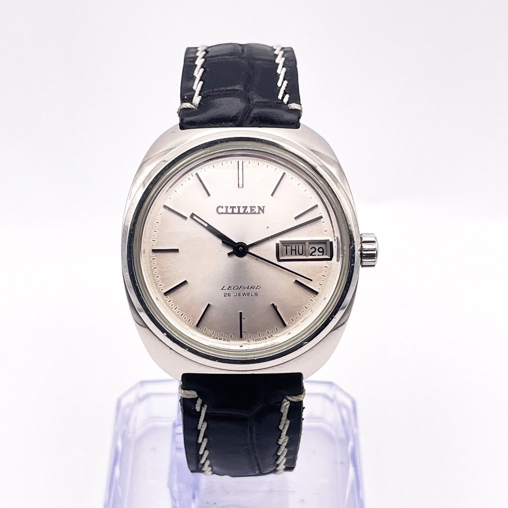 Citizen - Leopard 光焦 – Kōshō – Focused Light - Bez ceny minimalnej
- 4-720032-TA - Mężczyzna - 1970-1979 #1.0