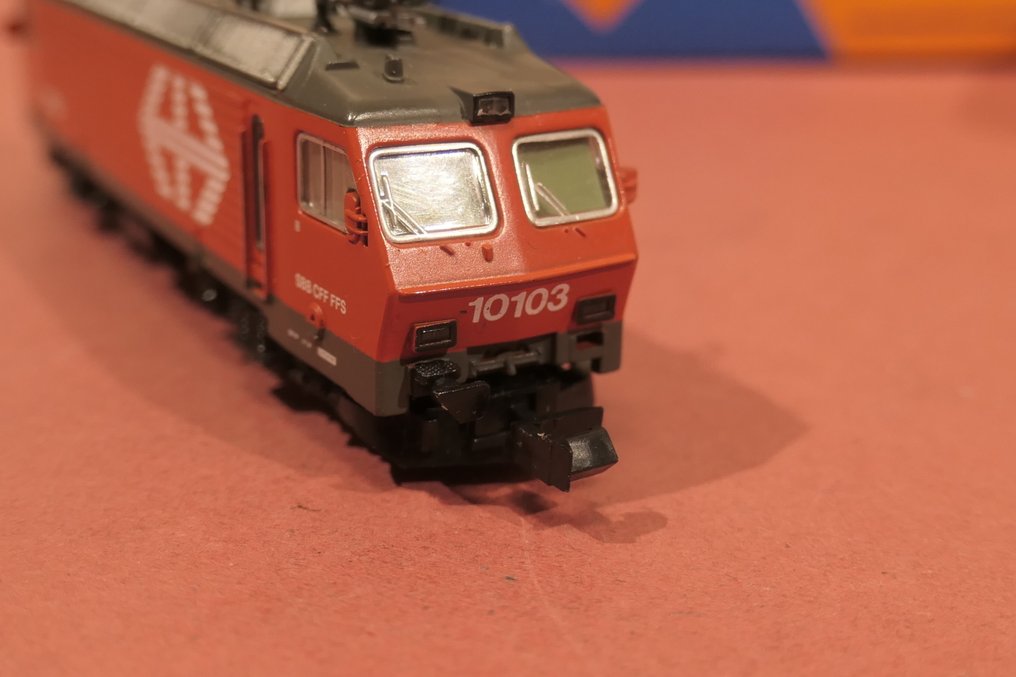 Roco N - 23249 - Ellokomotiv (1) - Fantastisk model af den schweiziske Re 4/4 IV med stort logo. - SBB #4.3