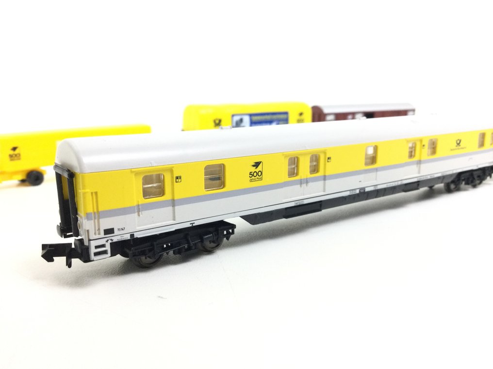 Arnold N - 3279/3281/3280/4418/4469/6643 - Τρένο μοντελισμού μεταφοράς εμπορευμάτων (6) - Πέντε αυτοκίνητα και ένα φορτηγό της '500 Jahr Deutsche Post'. - DB #1.0