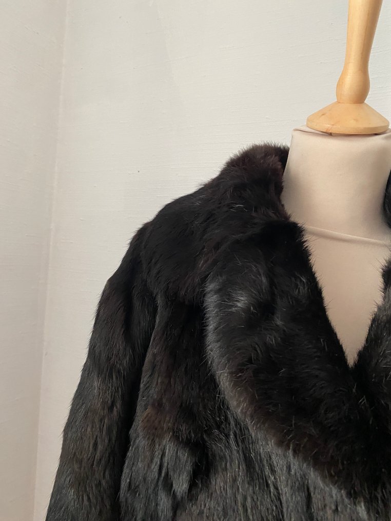 Artisan Furrier - Fur coat #2.1