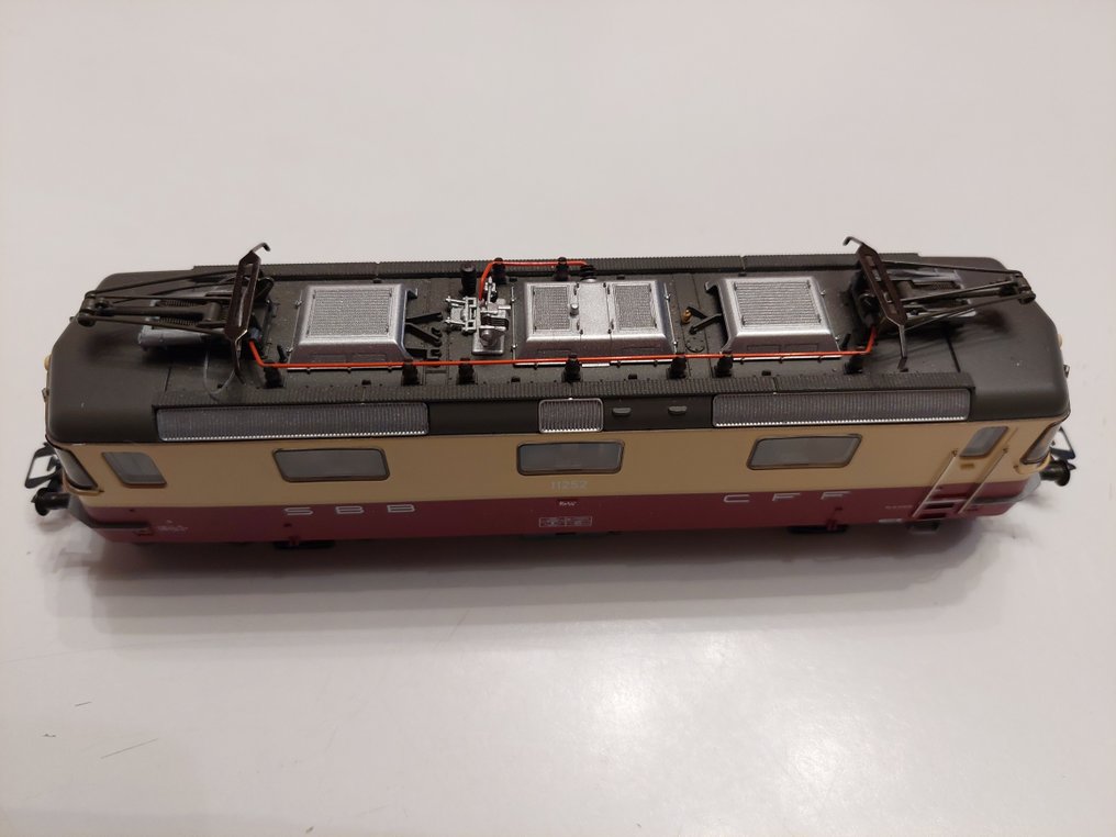 Märklin H0 - 37349 - Tren a escala (1) - Re 4/4 II con su completo - SBB-CFF #2.1