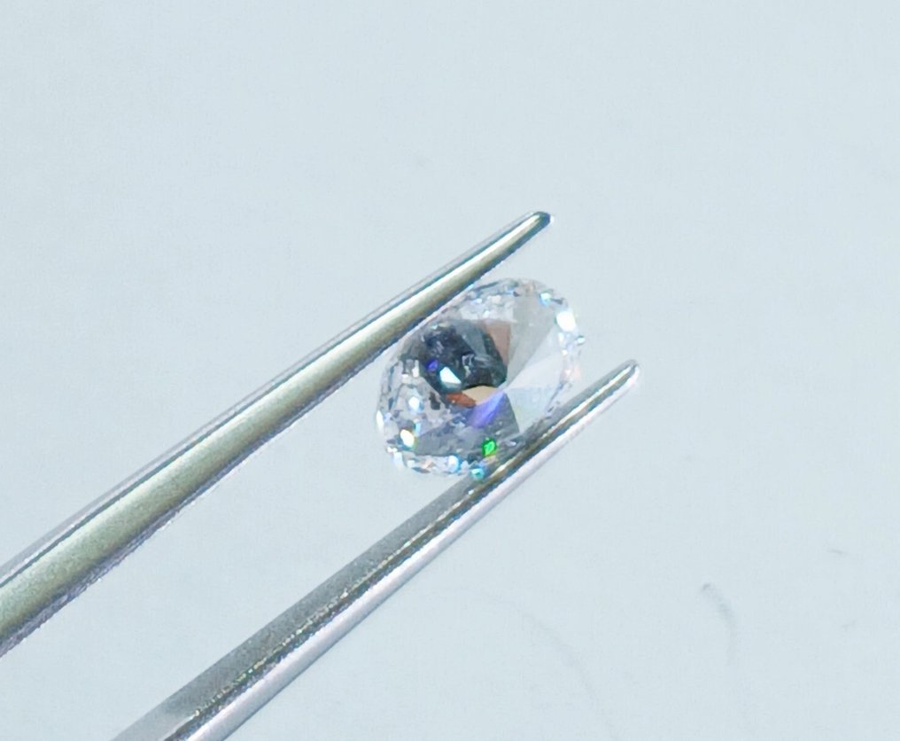 No reserve price - 1 pcs Diamond (Natural) - 1.01 ct - Oval - E - I1 - International Gemological Institute (IGI) #2.1