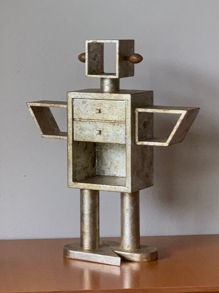 Figurka - Drewno, Model swobodnej interpretacji Memphis. #1.0