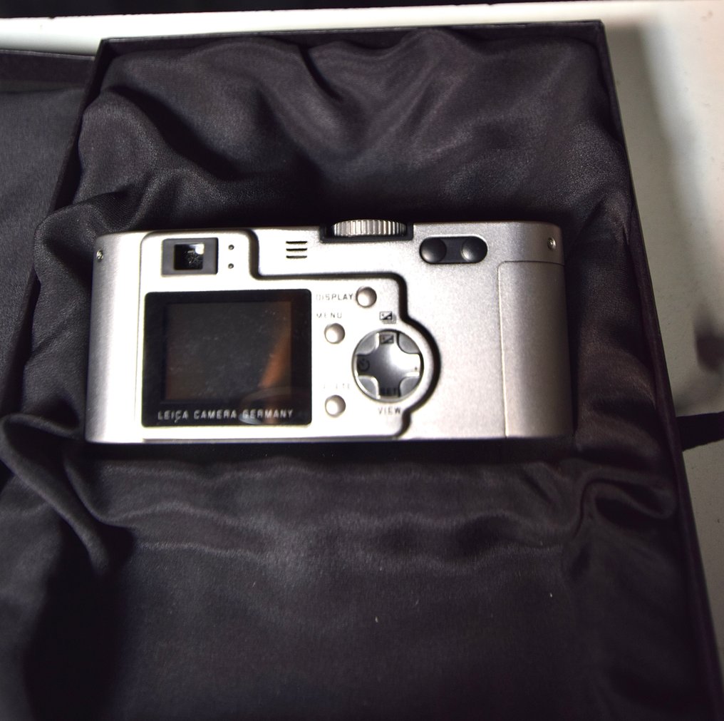Leica D-LUX Digital camera #3.2
