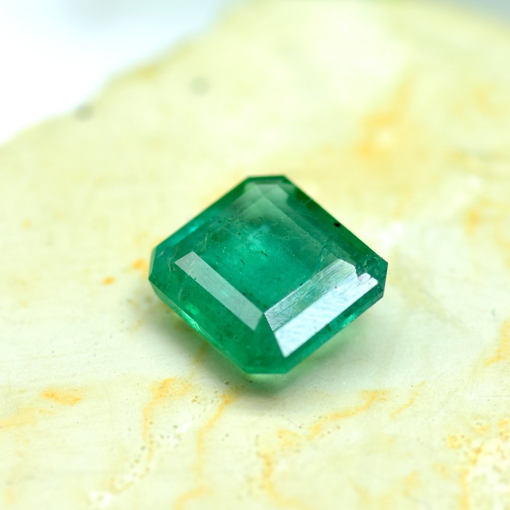 Ingen mindstepris - 1 pcs Grøn Smaragd - 2.61 ct - Antwerp Laboratory for Gemstone Testing (ALGT) - Uden reservationspris #2.1
