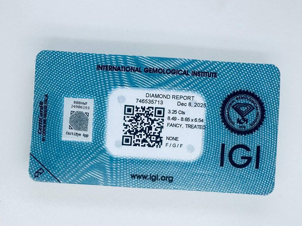 No reserve price - 1 pcs Diamond  (Colour-treated)  - 3.25 ct - Round - Fancy Black - Not specified in lab report - International Gemological Institute (IGI) #4.3