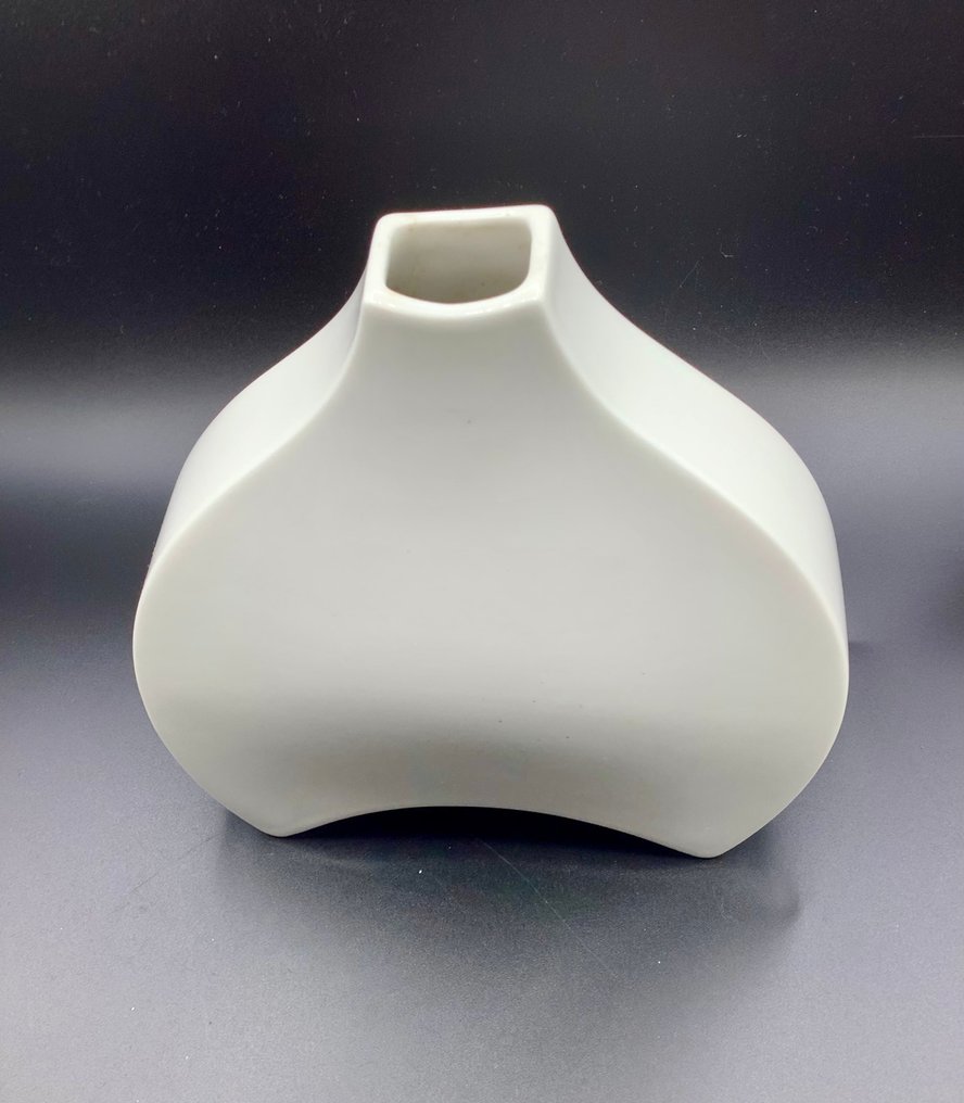 KPM - Konrad Quillmann - Váza - Porcelán - aláírt #1.0