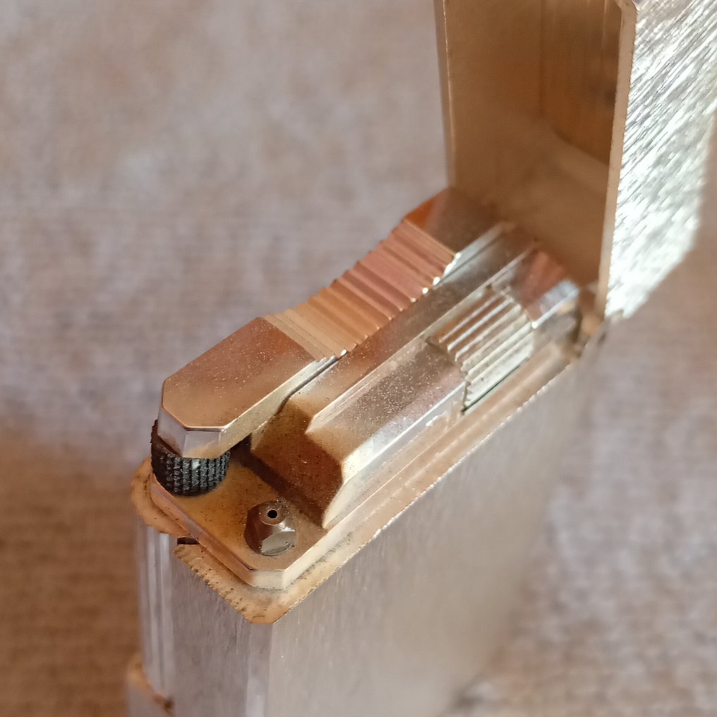 S.T. Dupont - Ingen mindstepris - Lighter - Forsølvet #3.2