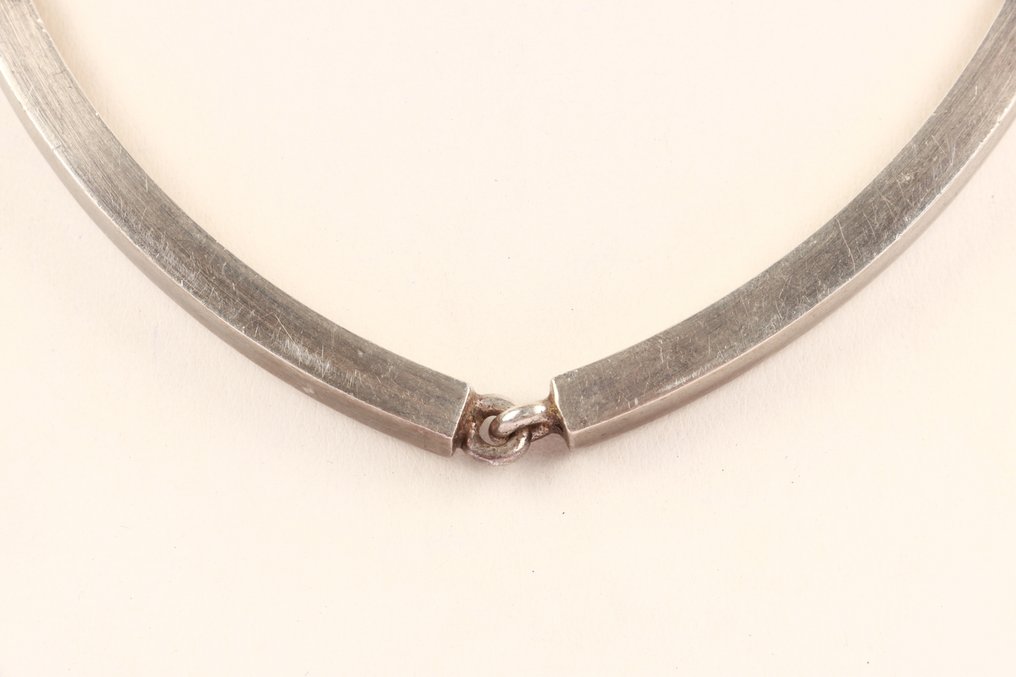 Ei pohjahintaa - Hans Hansen - Kaulakoru Hopea #2.1