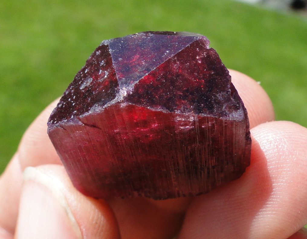 Turmalin Raspberry red Rubellite crystal - fantastisk färg!- 15.2 g #4.3