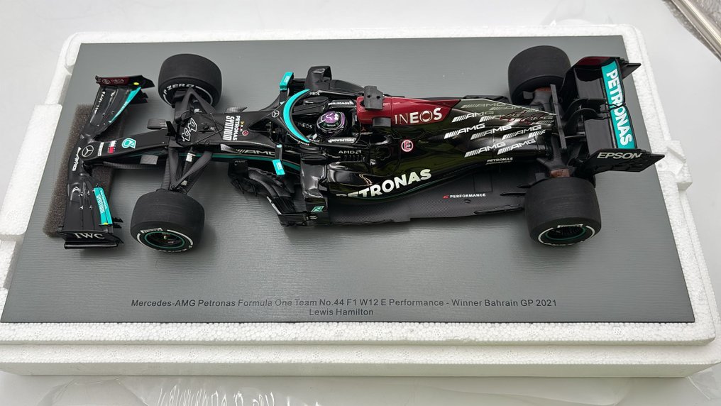Sparkmodel 1:18 - Modellino di auto - Mercedes-AMG F1 W12 Performance L. Hamilton Winner Bahrain GP 2021 - (cod.A20) #4.3