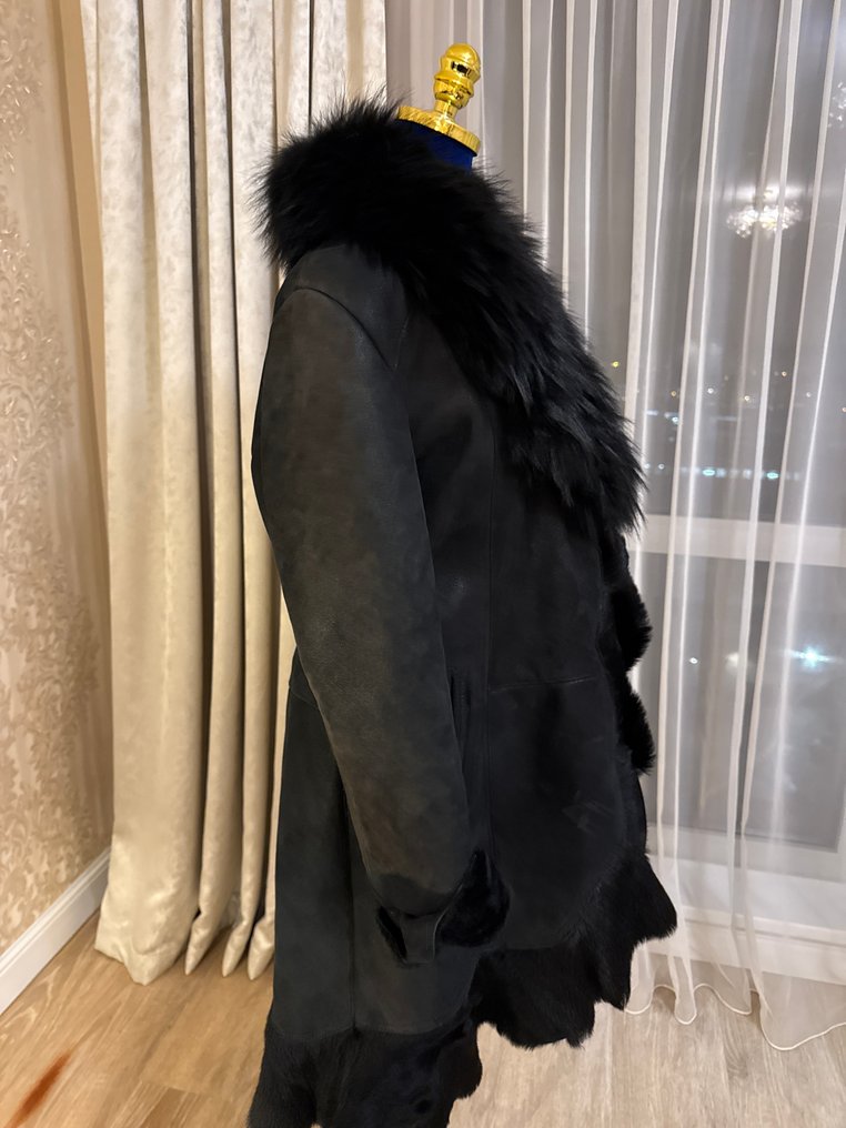 Artisan Furrier - Fur coat #2.1