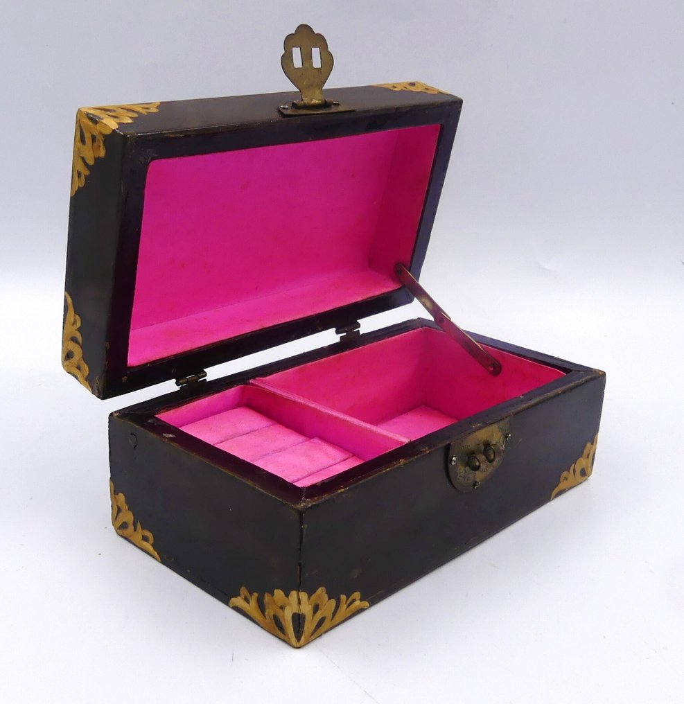 Κουτί κοσμημάτων - Ξύλο, καλαμάκι - Chinoiserie με πεταλούδες #1.0