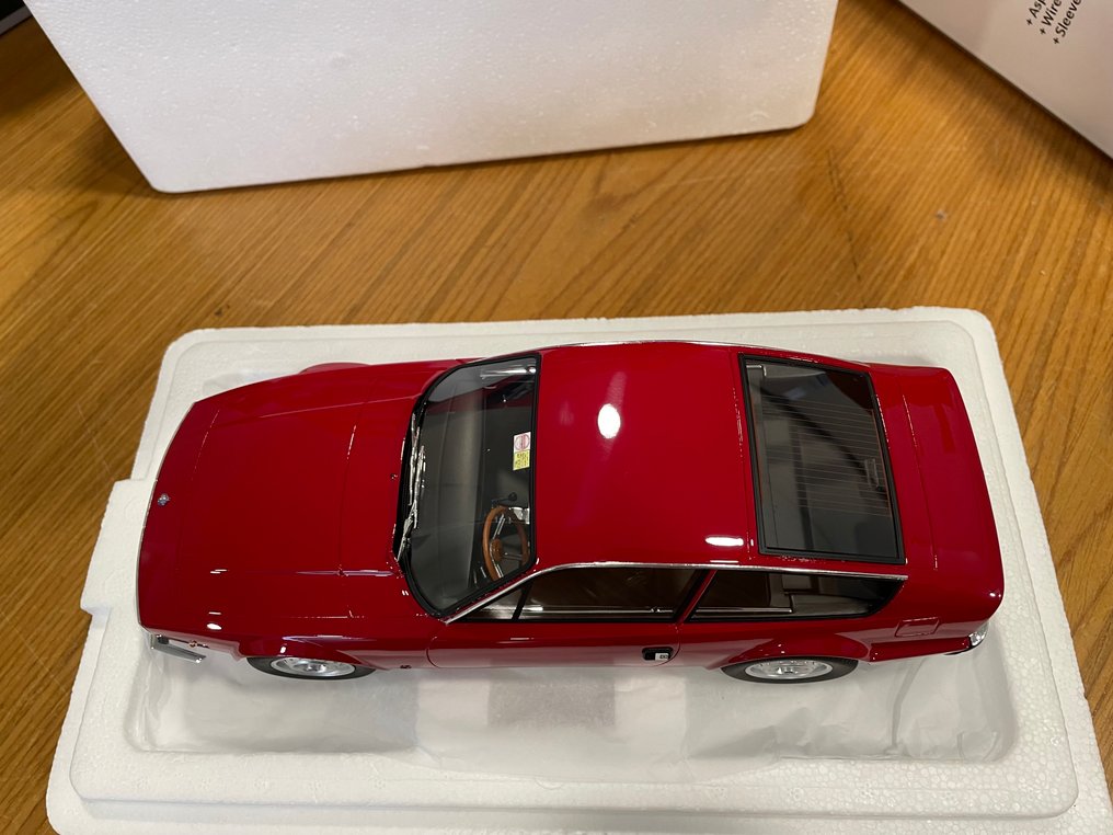 Laudoracing Model 1:18 - Model car - Alfa Romeo Giulia Coupé 1600 GT Junior Zagato 1972 #3.2