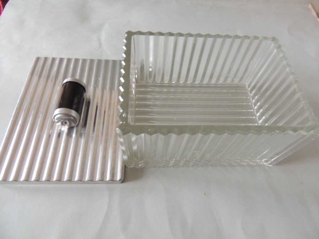 Biscuit box - Old and very pretty glass box for biscuits, candies, or sugar with thick glass and geometric Art #3.2