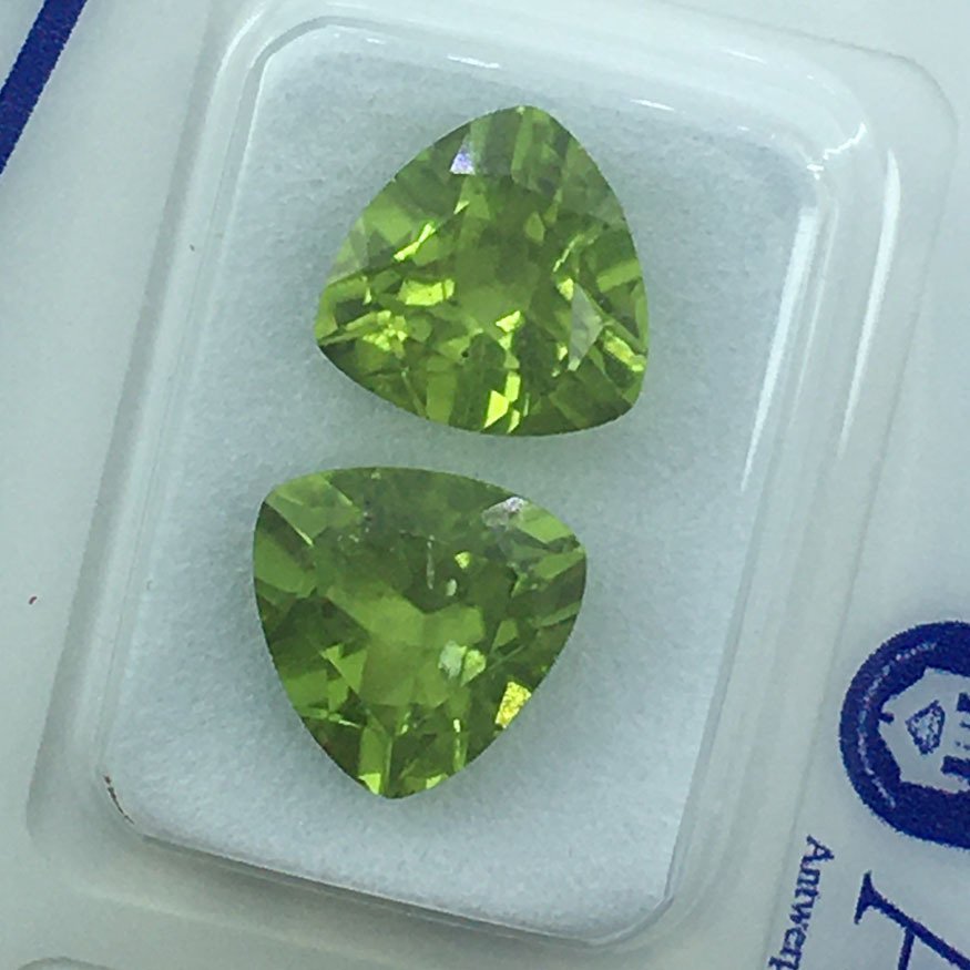 Ingen reservasjonspris - 2 pcs  Grønn Peridot  - 5.59 ct - Antwerpen laboratorium for edelsten testing (ALGT) - Naturlig peridot #2.1