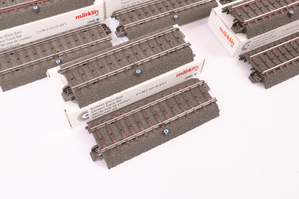 Märklin H0 - 24995 - Voie ferrée pour trains miniatures (5) - Ensemble de 10 rails de contact C-Rails, rails de contact #4.3