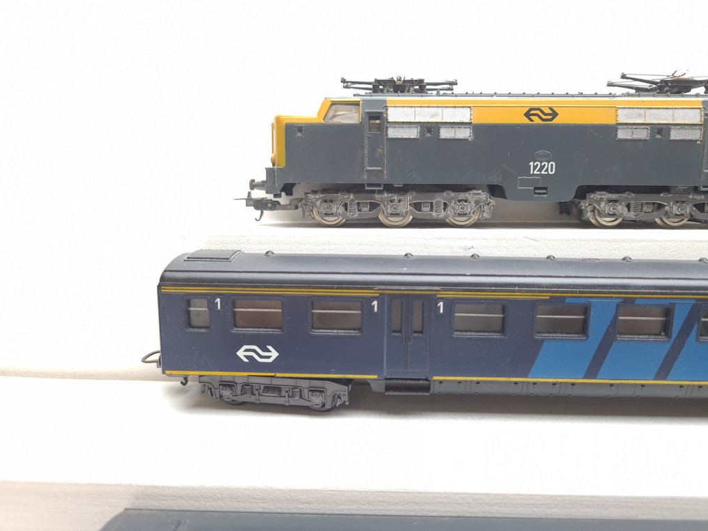 Lima H0 - Conjunto de comboios (5) - Conjunto met 1200 em plano E 4x, vagões. - NS #4.3