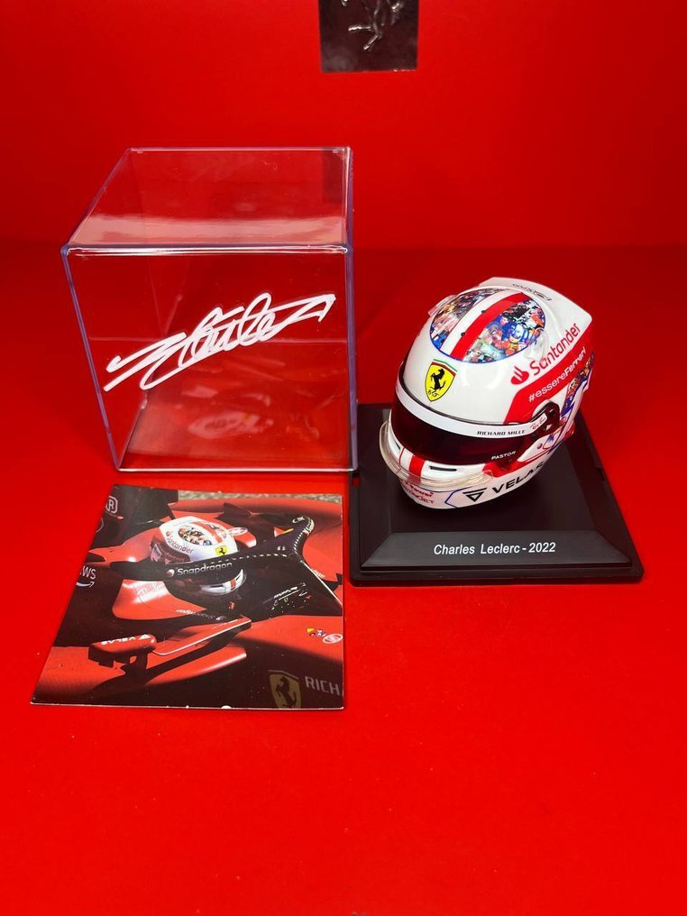 Ferrari - F1 French GP 2022 - Limited Edition Memorial - Charles Leclerc - Maßstab 1/5 Helm #1.0