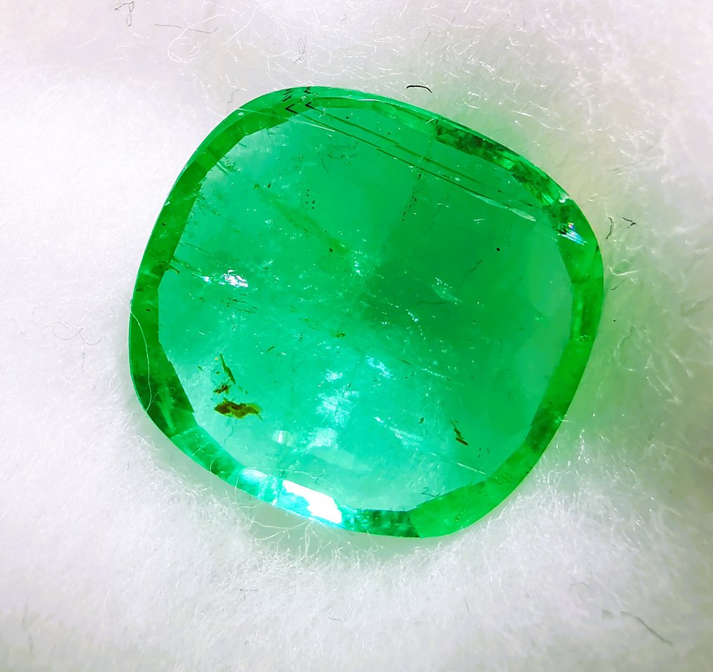 1 pcs Grøn Smaragd - 5.48 ct - Lotus Gemology - GREEN F1/ RUSIA #3.2