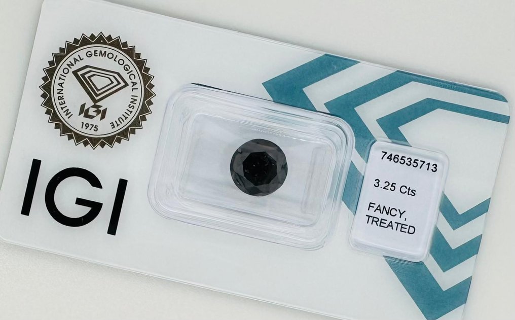No reserve price - 1 pcs Diamond  (Colour-treated)  - 3.25 ct - Round - Fancy Black - Not specified in lab report - International Gemological Institute (IGI) #1.0