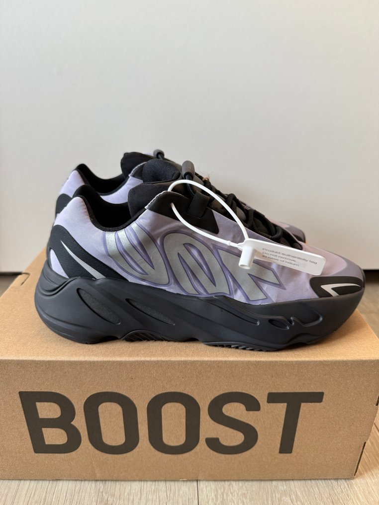 Adidas - YZY 700 MNVN - Αθλητικά παπούτσια με χαμηλό αστράγαλο - Mέγεθος: EU 41 #3.2