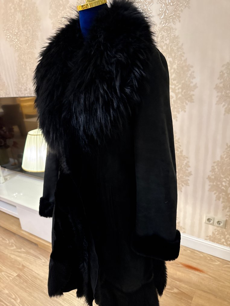 Artisan Furrier - Fur coat #1.0