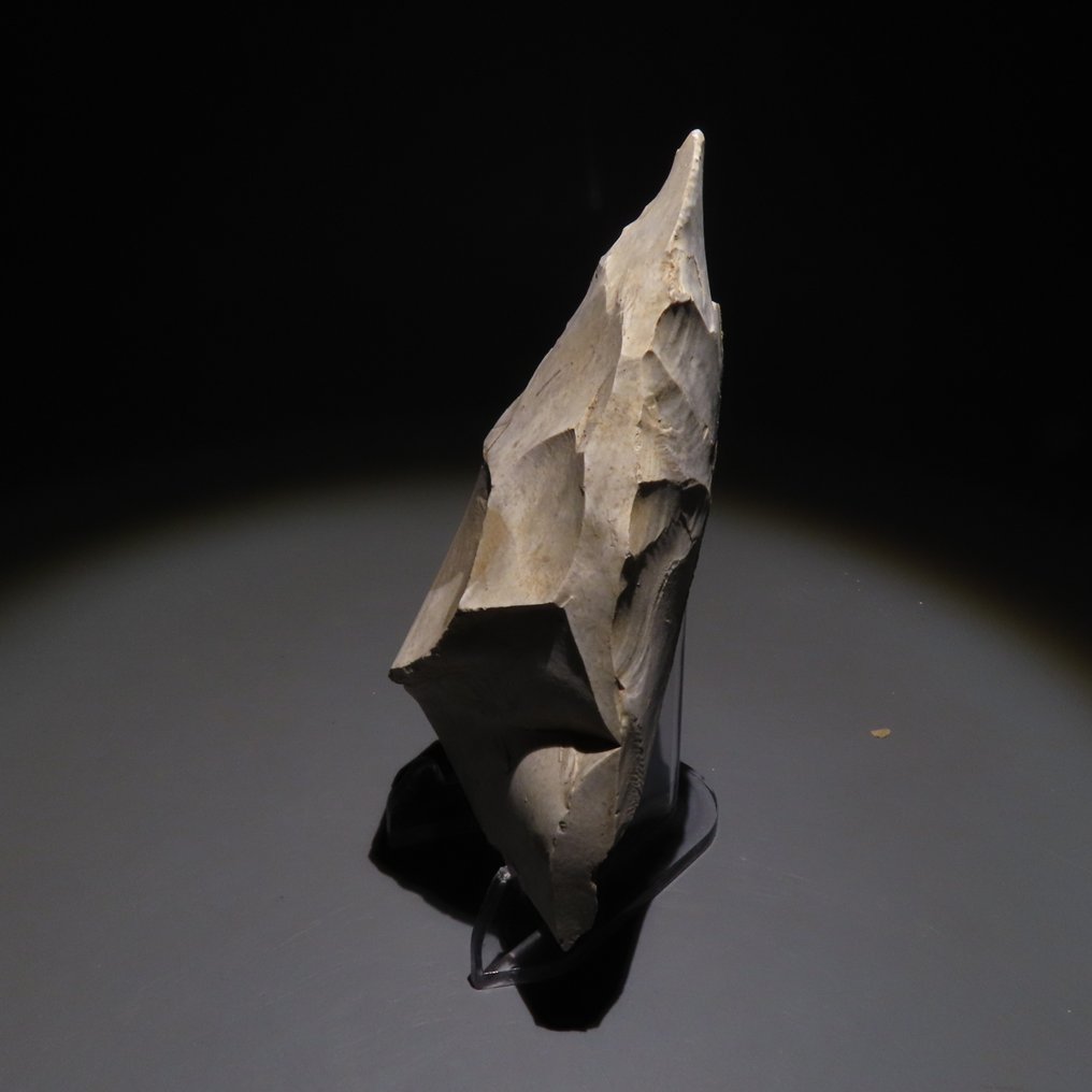 Neolitisk Flint Værktøj. Spiennes, 4500-3500 f.Kr. Højde 12 cm. Spansk importlicens. (Ingen mindstepris) #1.0