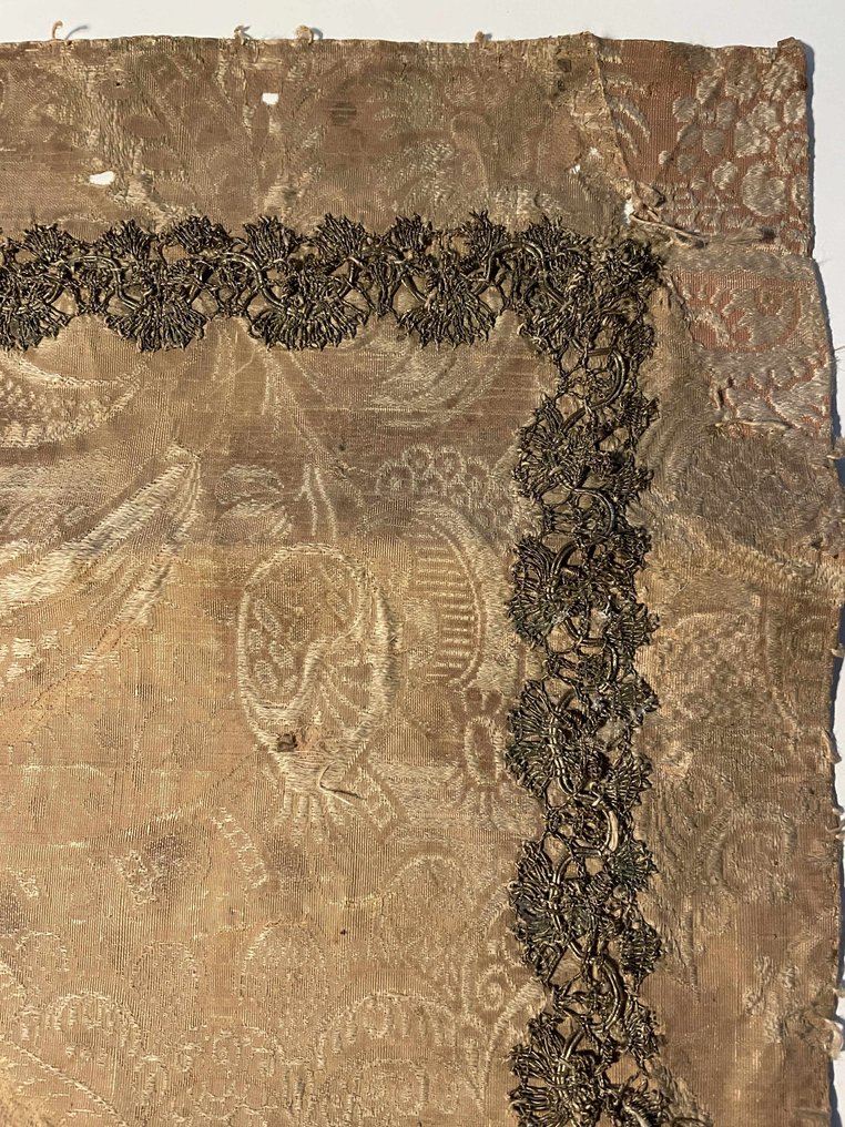 Tovaglia da altare in broccato di seta barocco, con merletto di filo d'argento — 50×48 cm - Antico - Seta - XVII secolo #4.3
