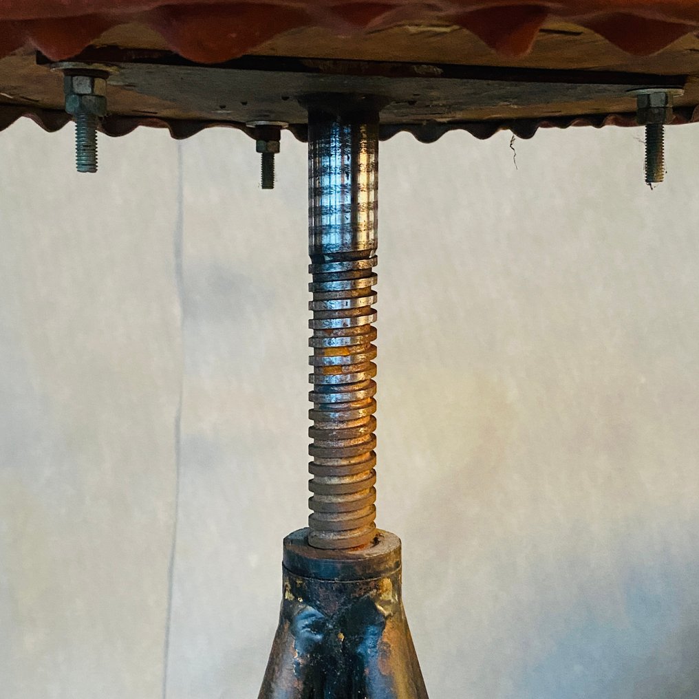 凳子 - 铁, 意大利50年代的工业设计 #2.1