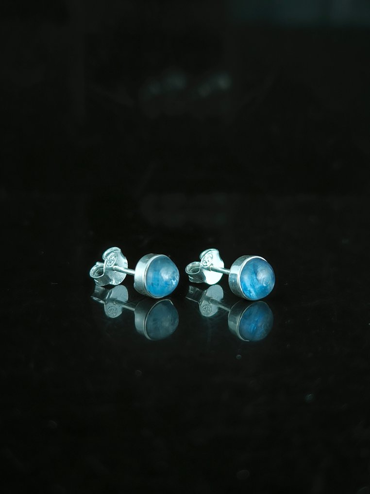 Kyanite Cabochons - Height: 7 mm - Width: 7 mm- 1.7 g - (2) #4.3