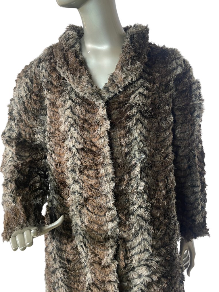 Artisan Furrier - Fur coat #2.1