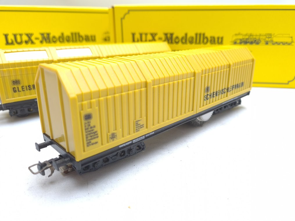 LUX-Modellbau H0 - 8830/9130 - Modell tågvagn (2) - Järnvägsdammsugare och järnvägsslipvagn - DB #2.1